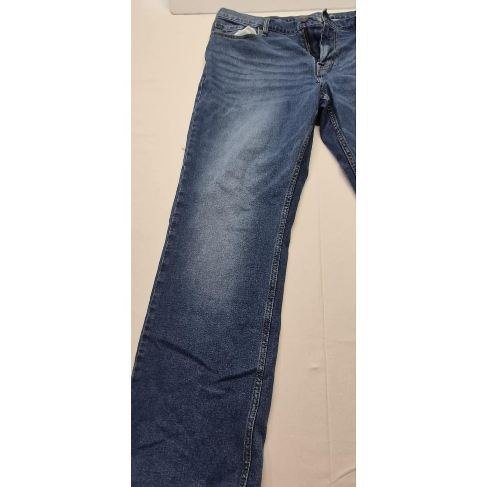 Old Navy men's straight fit with flex‎ built in distressed denim jeans, sz 40x32 - Picture 3 of 14